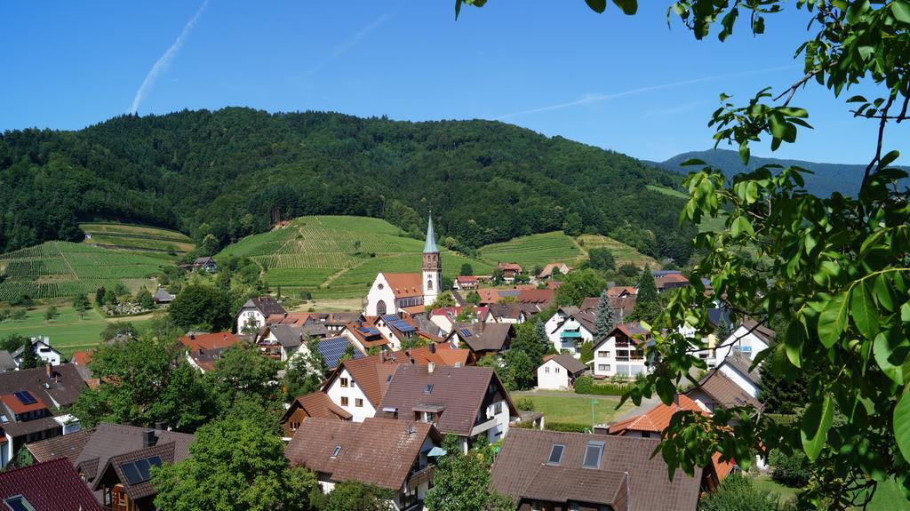 Hotel Schwarzenbergs Traube Glottertal Exterior photo